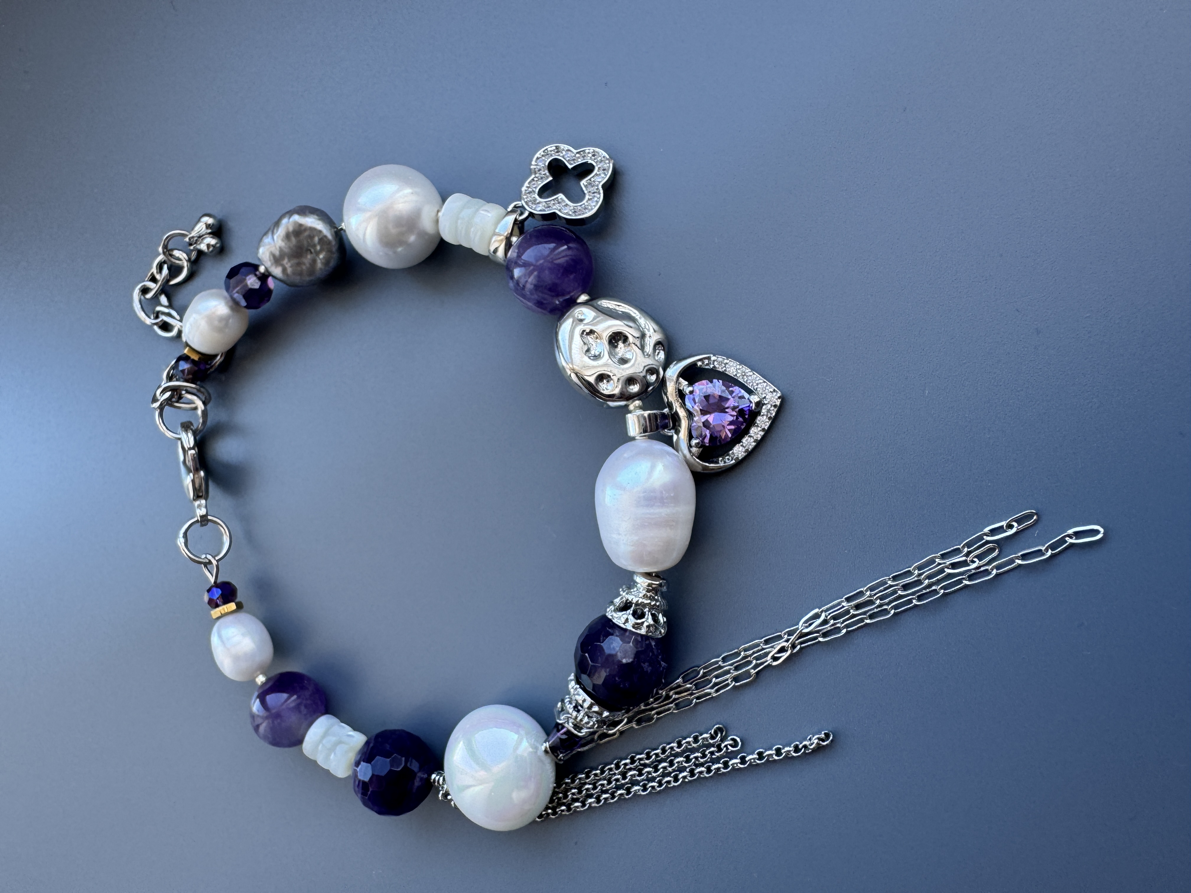 Браслет «Sugar grapes» с аметистом и натуральным жемчугом