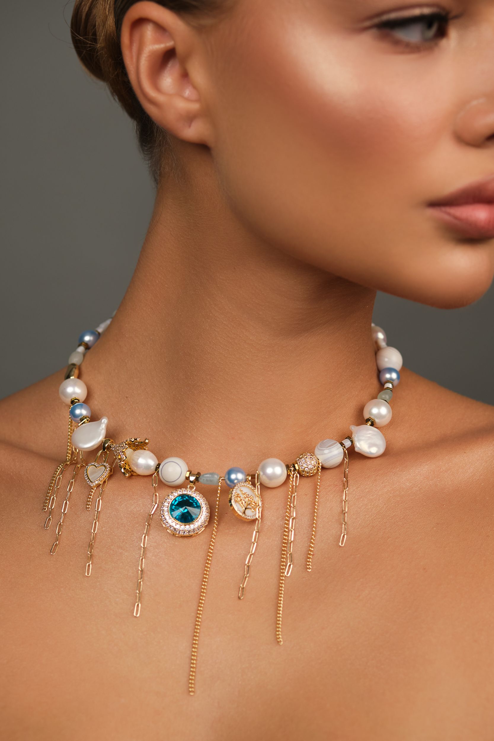 Колье «Ice perla» с натуральным жемчугом, аквамарином и агатом
